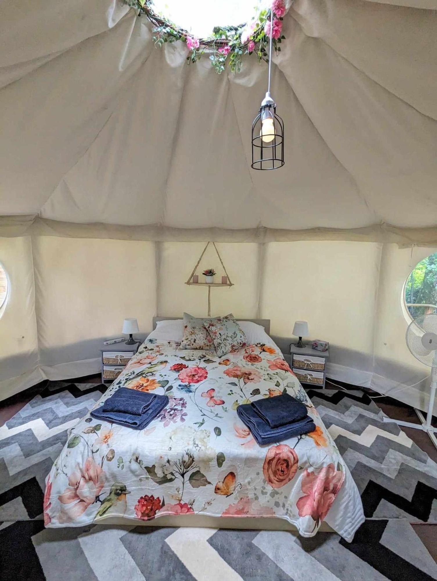 Luxury Glamping @Moulin Des Forges Hotel Moutier-Malcard Exterior photo